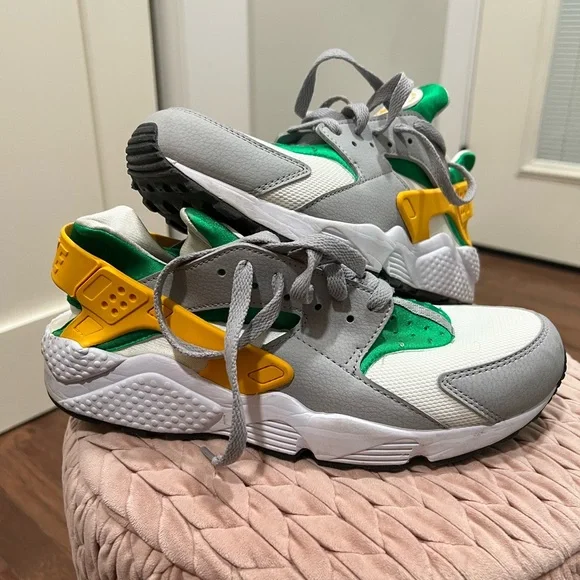 nike huaraches Shoes Green Yellow White Brand New Nike